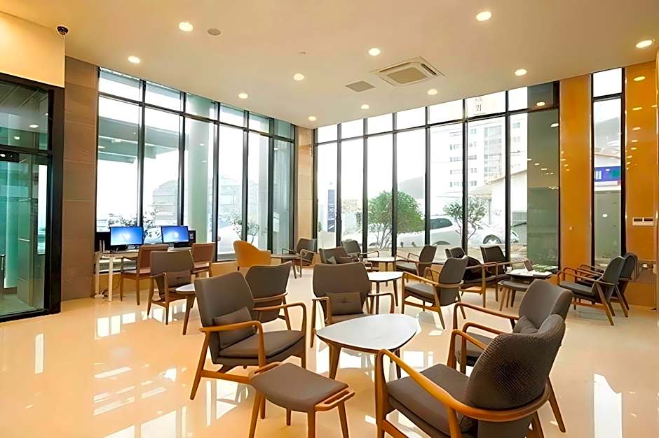 Sims Hotel