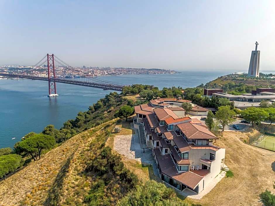 HI Almada - Pousada de Juventude