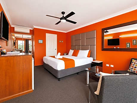 Deluxe King Room