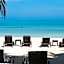 La Puerta Azul Beachfront - Adults Only