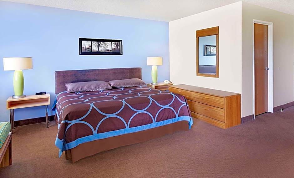 Super 8 by Wyndham Newburgh/West Point Stewart Intl Airport