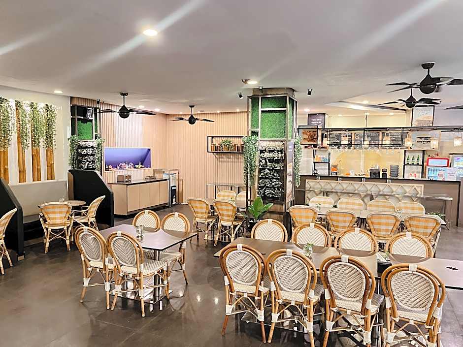 Oak Tree Urban Hotel