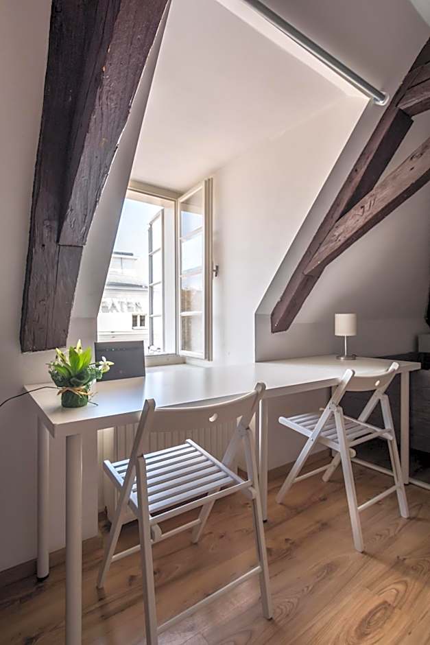 SISHAUS - Private Room Rental