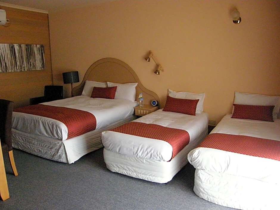 Quality Inn Colonial