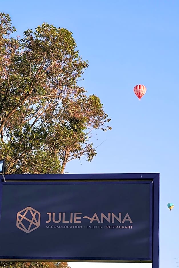 Julie-Anna, Bendigo
