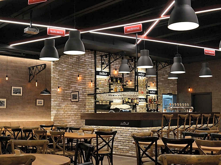 AZUL Hotel & Restaurant Partizánske