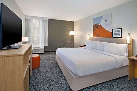 King Room with Roll-In Shower - Mobility and Hearing Access