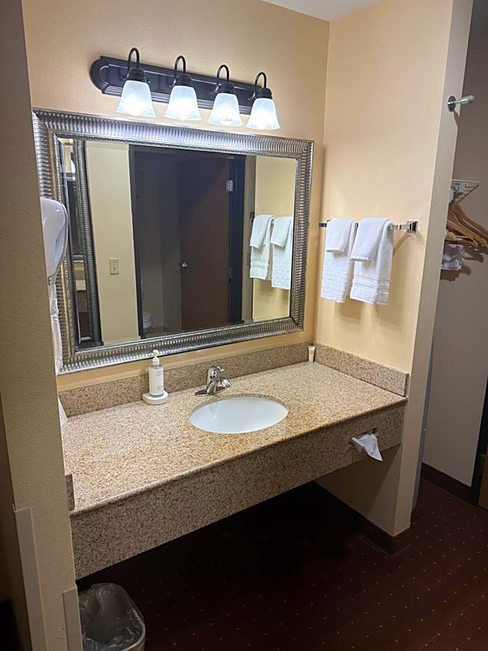 Americas Best Value Inn St. Robert