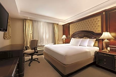 King Room with 2 King Beds - Non-smoking