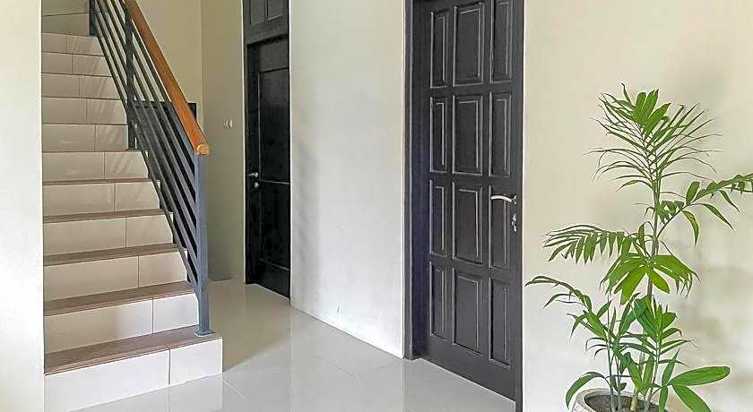 RedDoorz Syariah near Stasiun Madiun 2