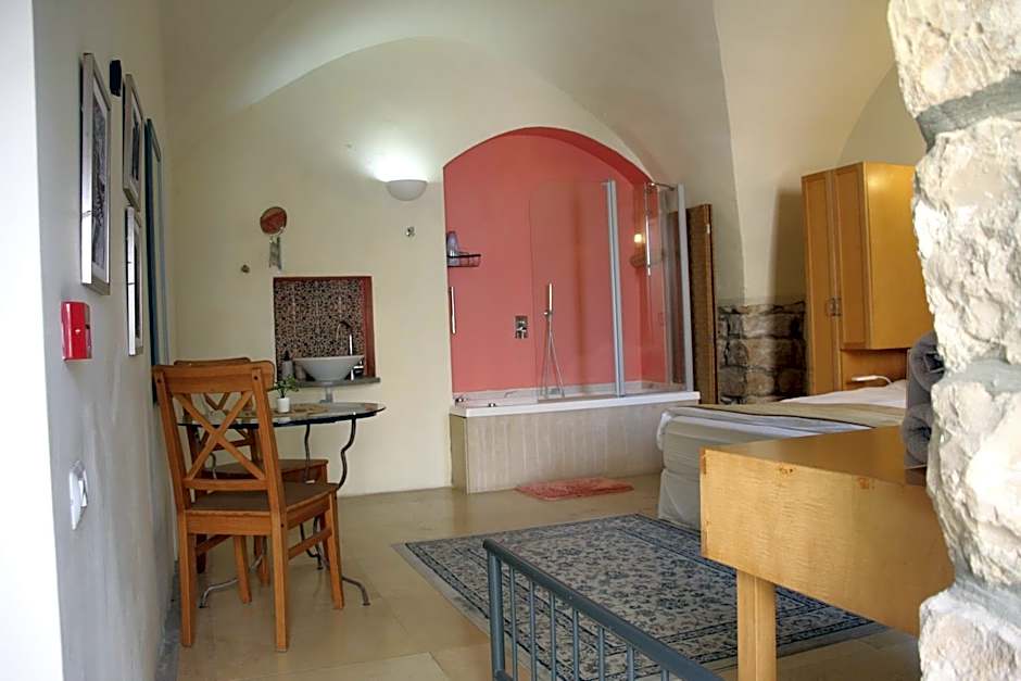 Artists' Colony Inn Zefat