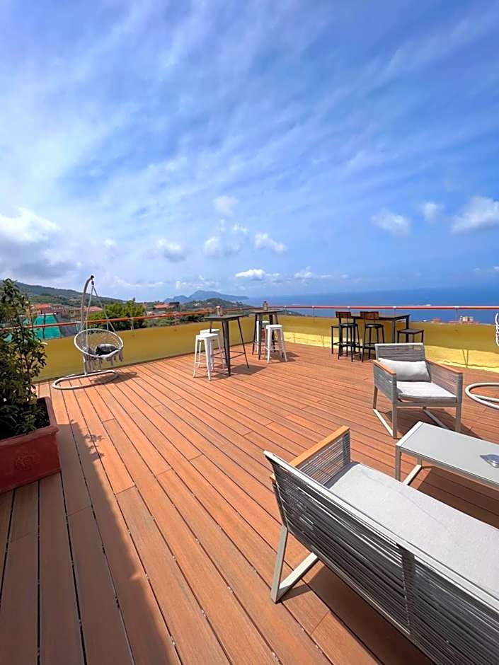 Relais il Chiostro Historic Courtyard & Panoramic Terrace near Sorrento