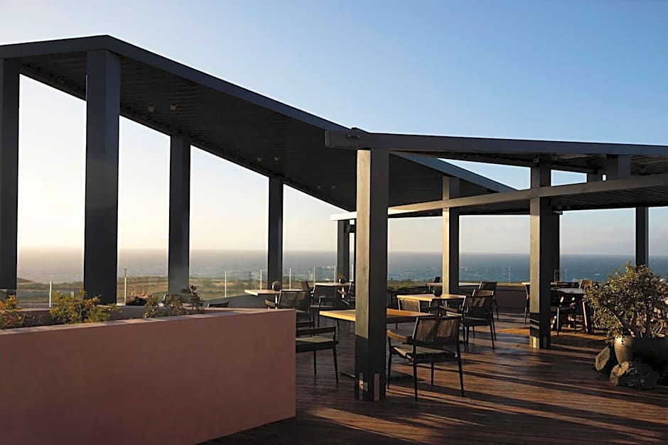 Domes Novos Santorini, Autograph Collection