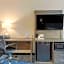 Comfort Inn & Suites Balch Springs - SE Dallas
