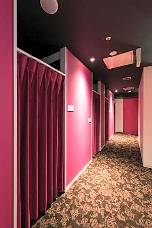Superior Capsule Room for Female