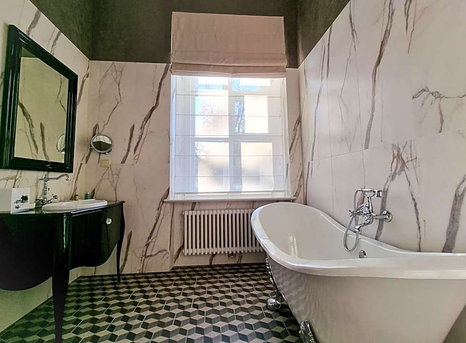 Incanto Old Town Boutique