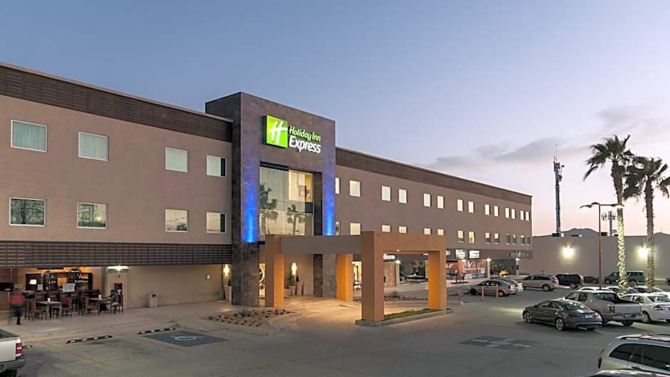 Photo 1 of 57 of Holiday Inn Express Cabo San Lucas By IHG