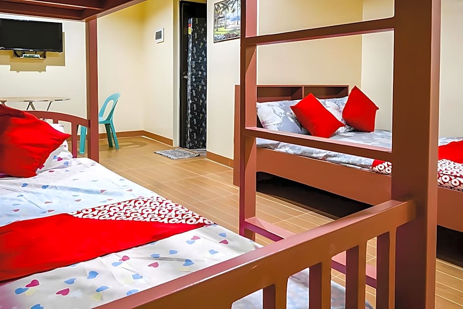 RedDoorz @ La Briana Guest House Bantayan Cebu