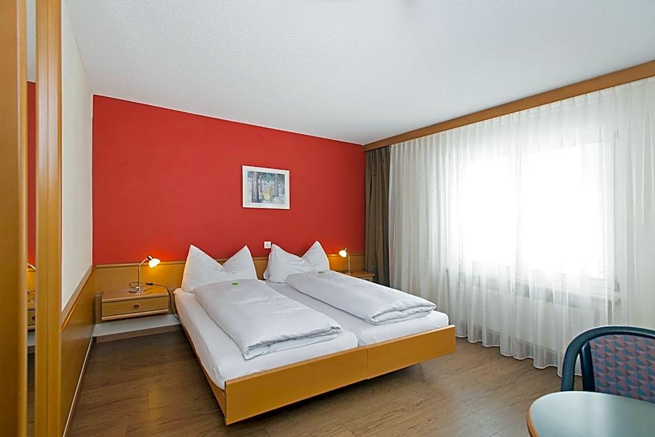 Hotel Sportcenter Fünf Dörfer AG