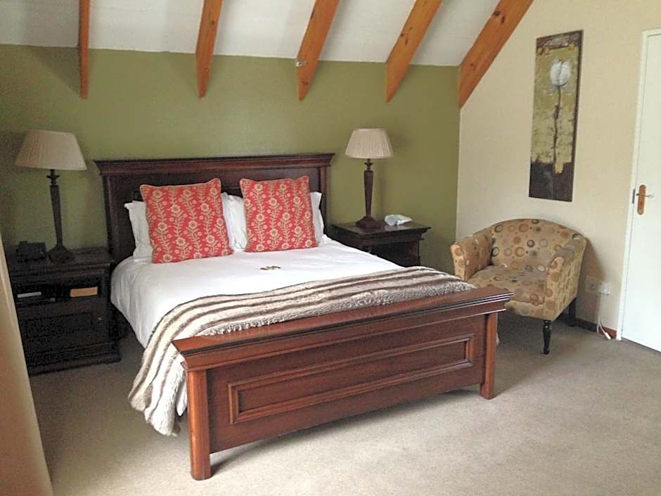 Sunninghill Guest Lodges