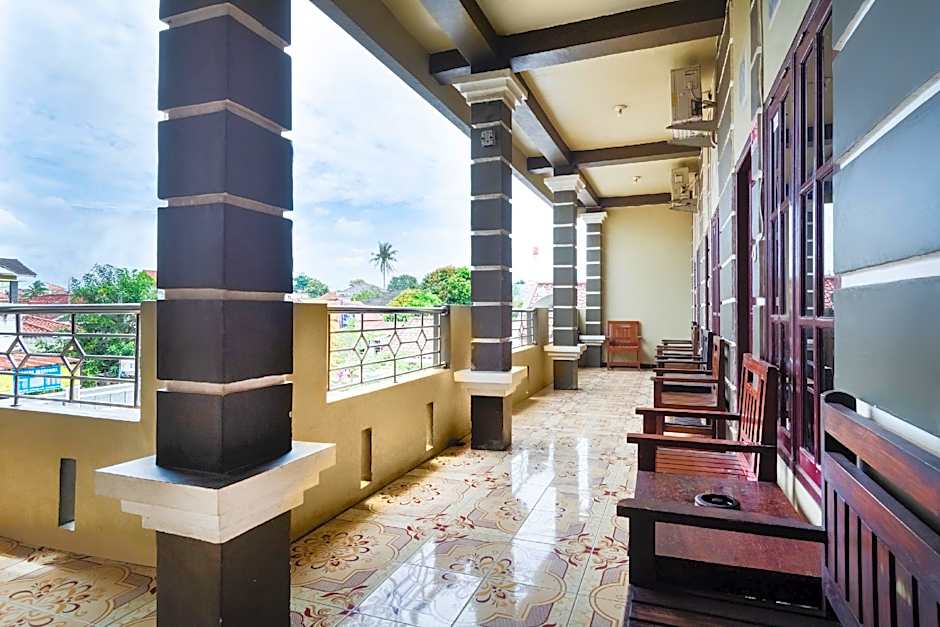Hotel O Adelia Residence