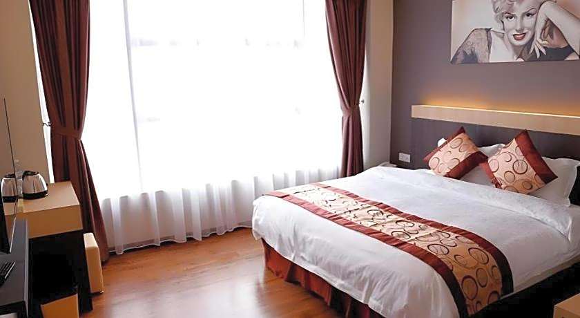 Lot 10 Boutique Hotel