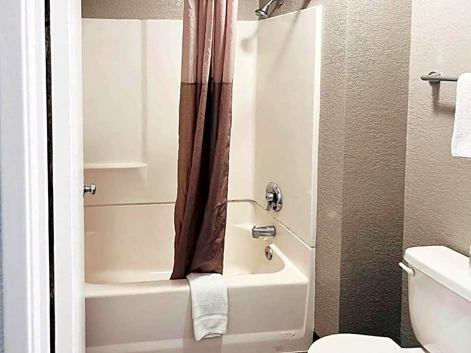 Motel 6 Monterey - Marina