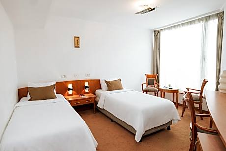 Classic Twin Room - No Balcony