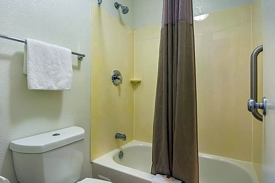 Motel 6-Tucker, GA - Atlanta Northeast