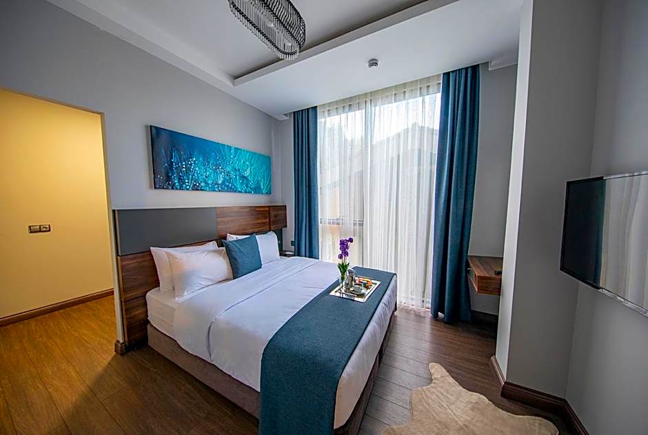 Photo 1 of 8 of Executive Suite, Sea View, Balcony