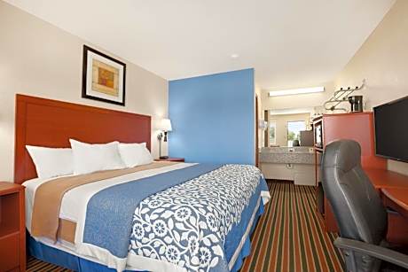 King Studio Suite - Non-Smoking