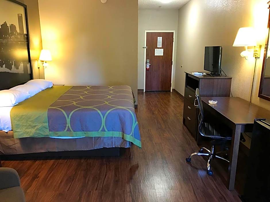 Super 8 by Wyndham Hernando