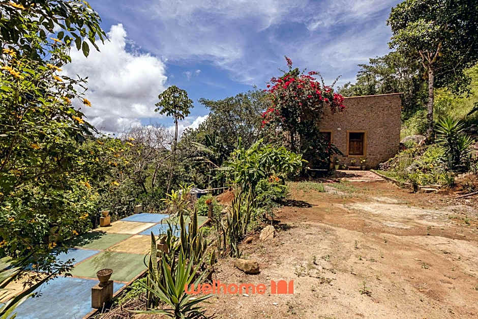 Casa na pedra em Serra Negra vista para montanha