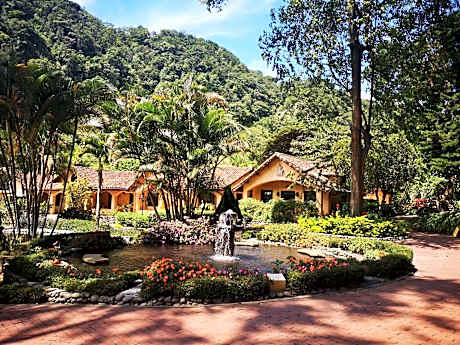 Valle Escondido Resort Golf & Spa