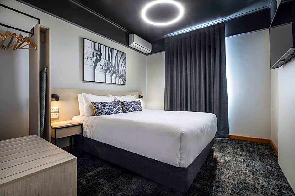 Nightcap at Empire Hotel