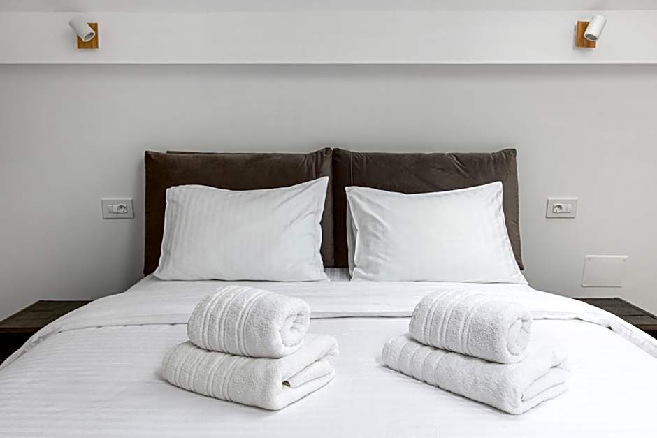 PEAK Aparthotel - Old Town - by CityHost