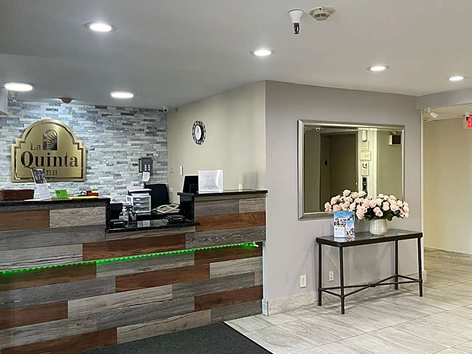 La Quinta Inn & Suites by Wyndham Cincinnati North