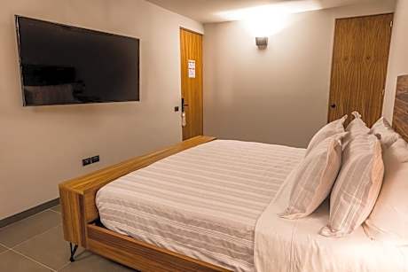 Deluxe Double Room with Bath