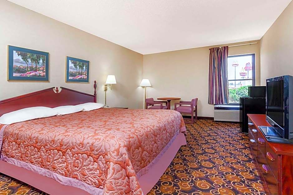 Super 8 by Wyndham Evansville North