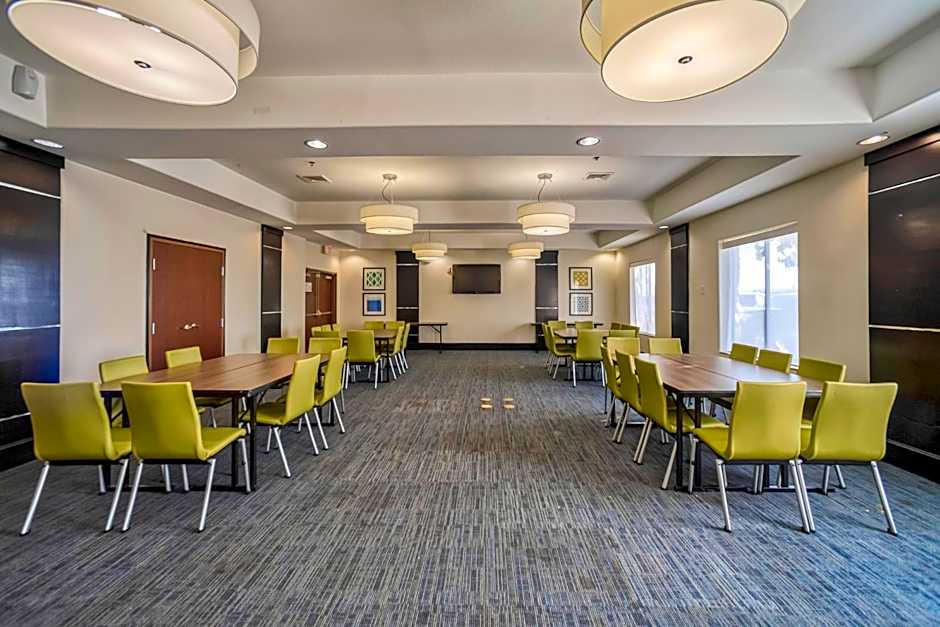 Holiday Inn Express and Suites Beeville By IHG