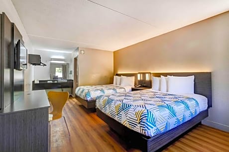 Queen Room with Two Queen Beds - Smoking