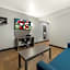 Red Roof PLUS & Suites Virginia Beach - Seaside