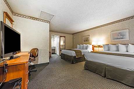 Double Room with Two Double Beds Accessible with Roll-In Shower