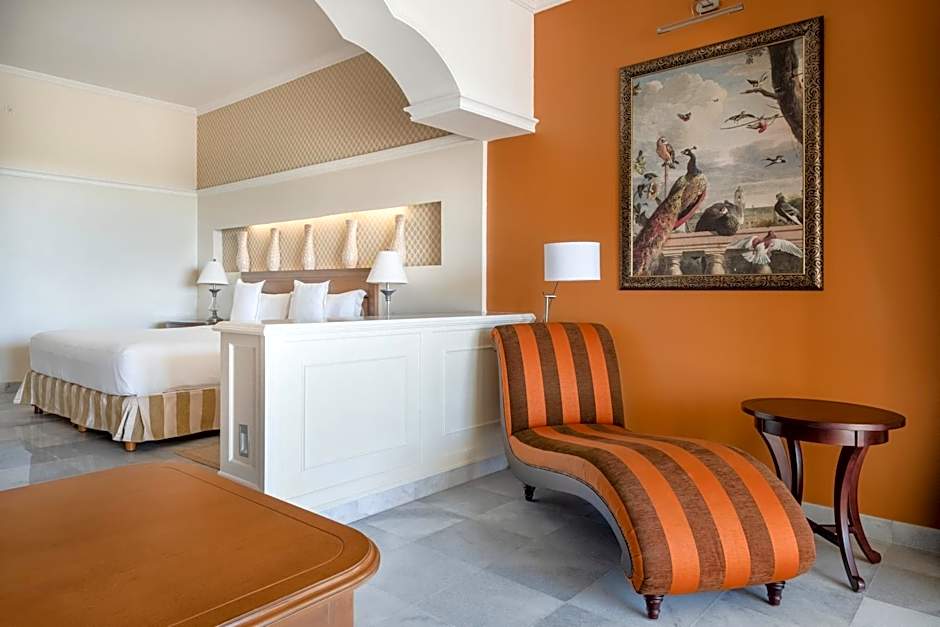 Photo 1 of 4 of Panoramic Suite, Ocean front