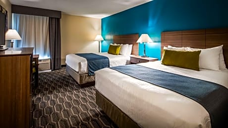 Queen Room with Two Queen Beds - Non-Smoking/Pet-Friendly