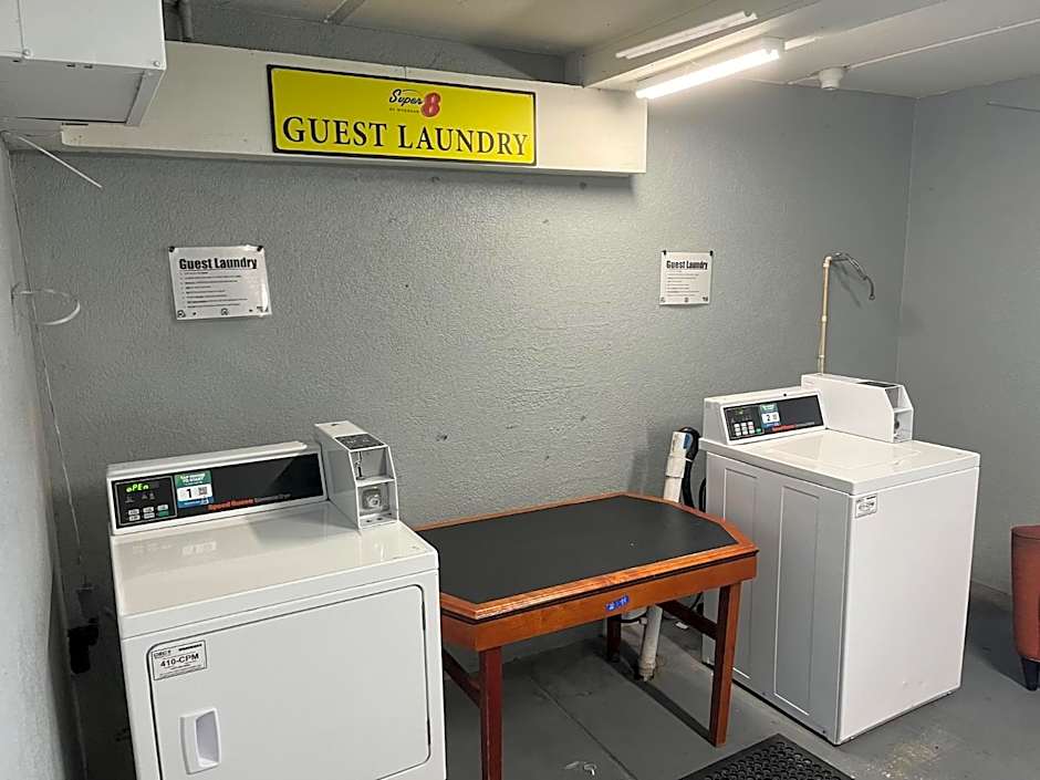 Super 8 By Wyndham Kingsland I-95/Naval Base Area