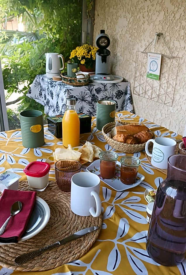 Chambres d'hôtes & jacuzzi - A l'ombre des amandiers