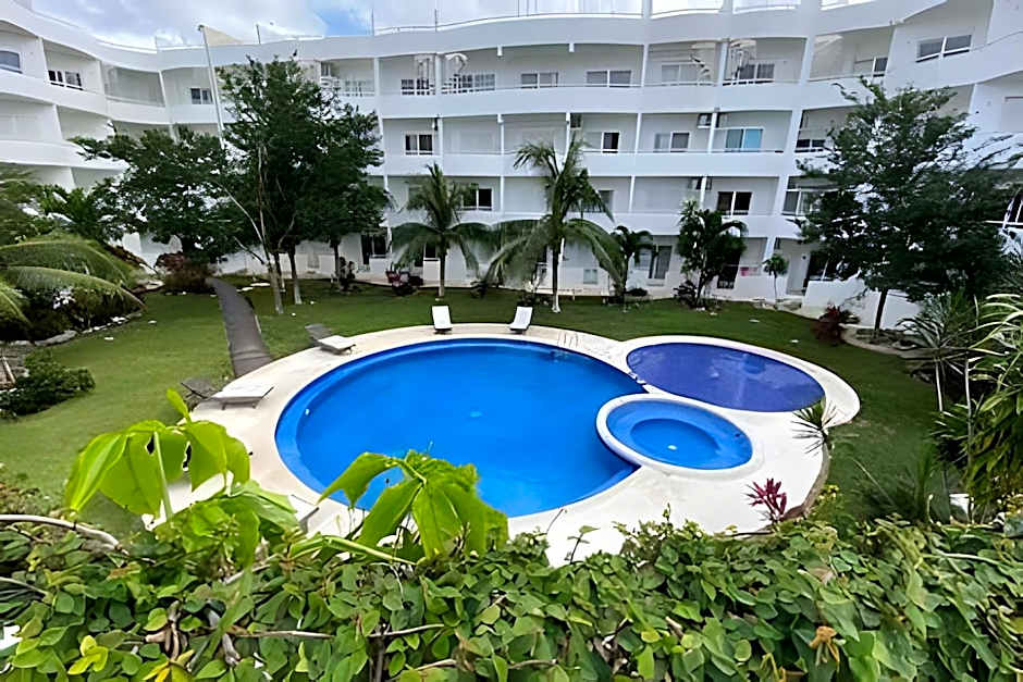 Minimalist Studio with Pool and FREE Scooter