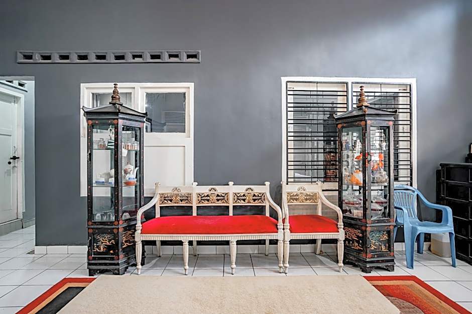 SUPER OYO Gandaria Guest House Near Masjid Raya Sumatera Barat