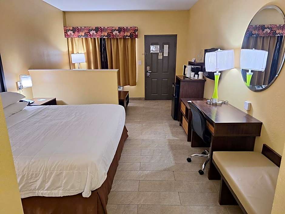 Super 8 by Wyndham Weslaco